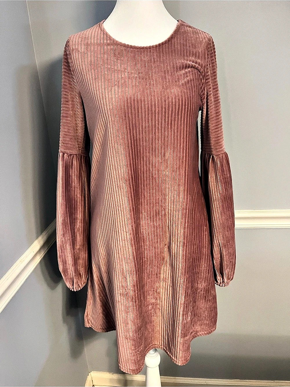 Velvety ribbed Long Sleeve Mini Dress in Dusty rose/pinkLike New